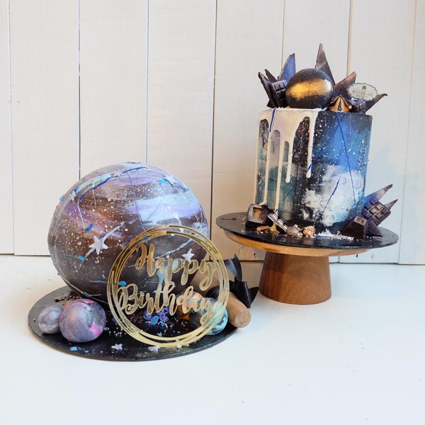 Galaxy Pinata Cake 